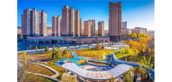 便民新舉措！阿勒騰席熱鎮(zhèn)"環(huán)保椅"上線 打造城市會(huì)客廳新風(fēng)景